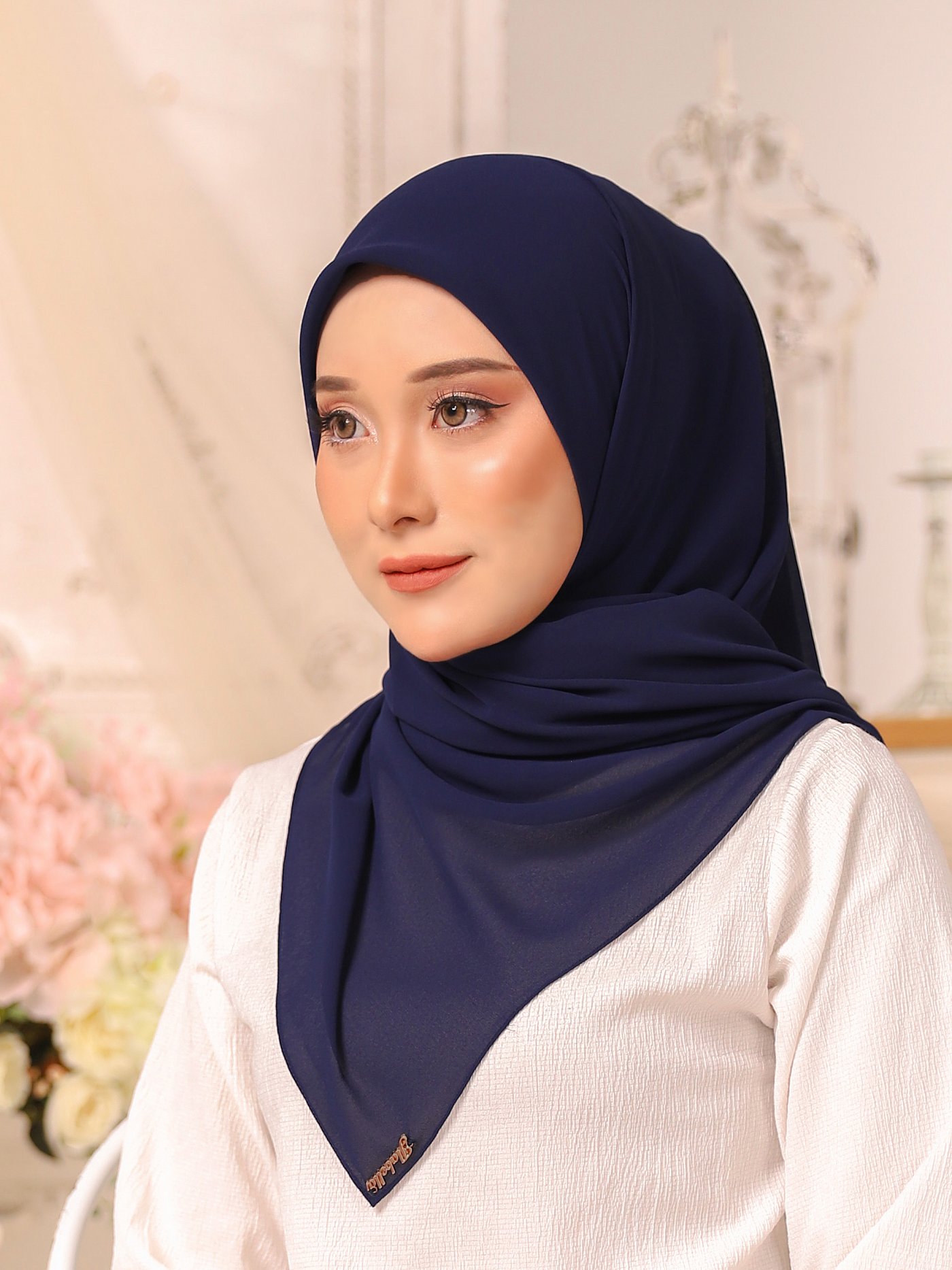 LEOLA SQUARE - NAVY LEOLA SQUARE - NAVY